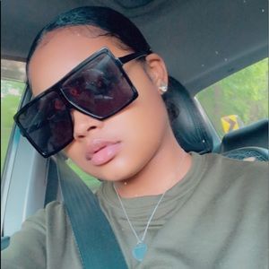 Meet your Posher, Dymond